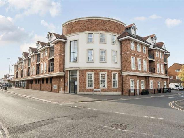 Apartment for sale in Wokingham, Berkshire