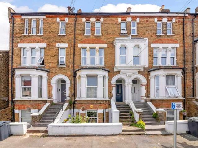 Apartment for sale in Penge, Greater London