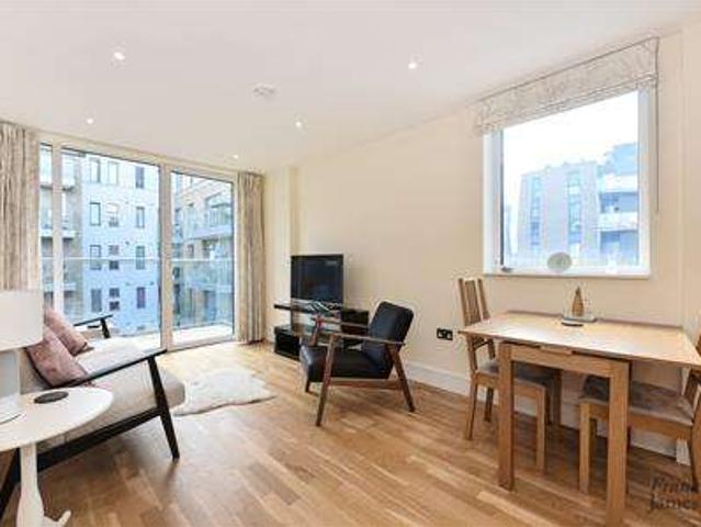 Apartment for sale in Limehouse, Greater London