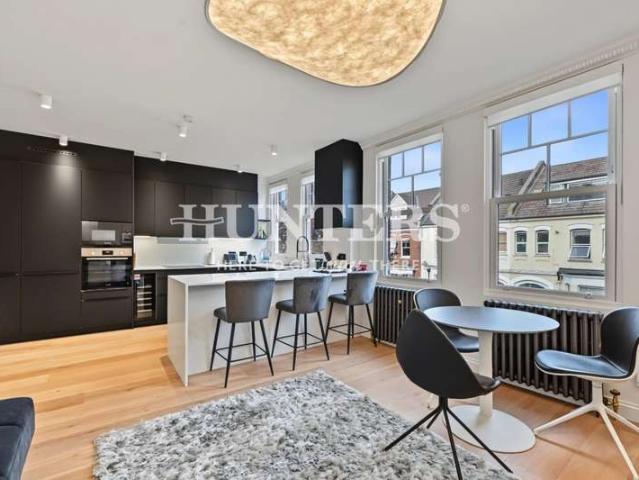 Apartment for sale in London Borough of Camden, Greater London
