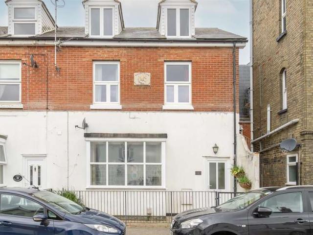 Apartment for sale in Cowes, Isle Of Wight
