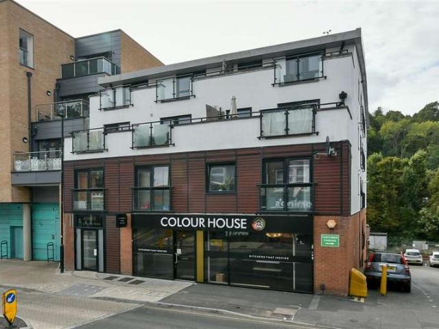 Apartment for sale in Caterham, Tandridge