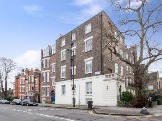 Apartment for sale in Highbury, Greater London
