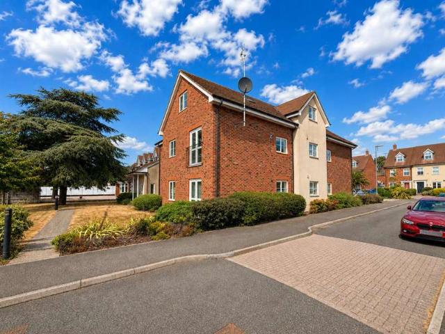 Apartment for sale in Portchester, Fareham