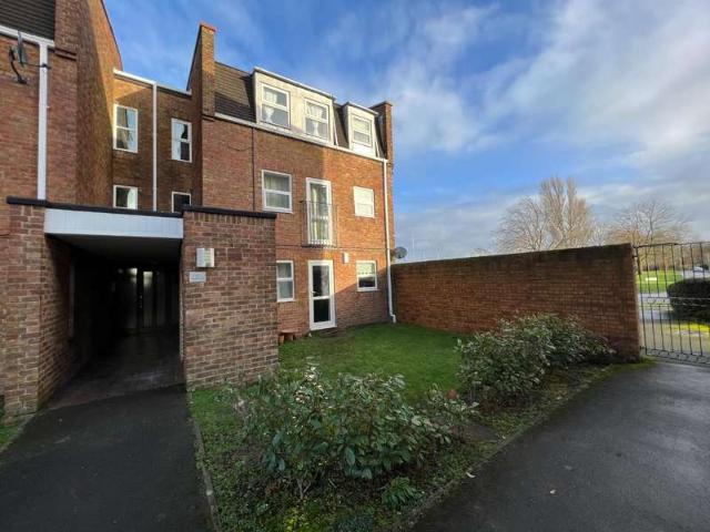 Apartment for sale in Rodbourne, Swindon