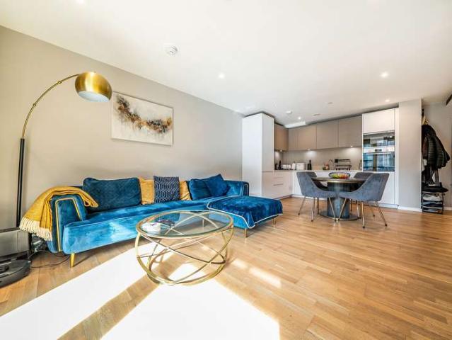 Apartment for sale in London Borough of Lewisham, New Cross