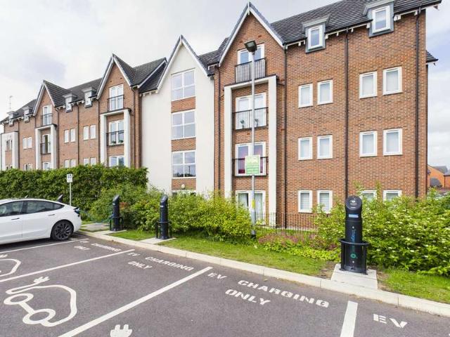 Apartment for sale in Chapelford, Warrington