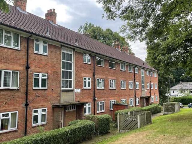 Apartment for sale in Moor Allerton, West Yorkshire