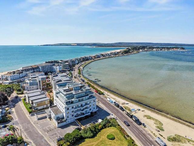 Apartment for sale in Canford Cliffs, Poole