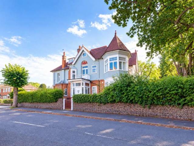 Apartment for sale in Slough