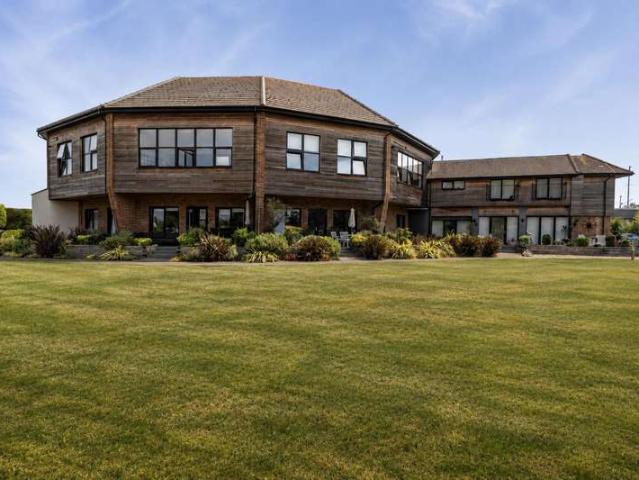 Apartment for sale in Spring Vale, Hampshire