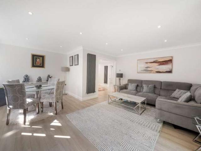 Apartment for sale in London Borough of Harrow, Greater London