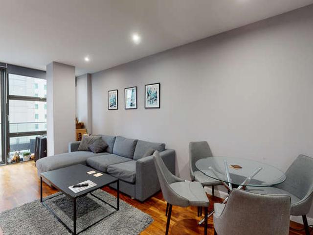 Apartment for sale in Isle Of Dogs, Greater London