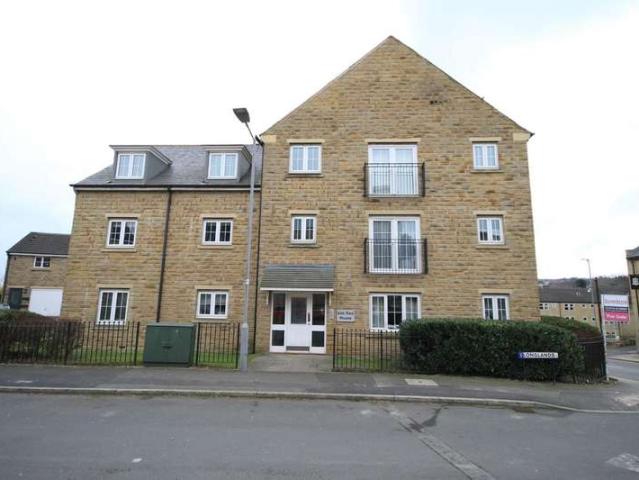 Apartment for sale in Greengates, West Yorkshire