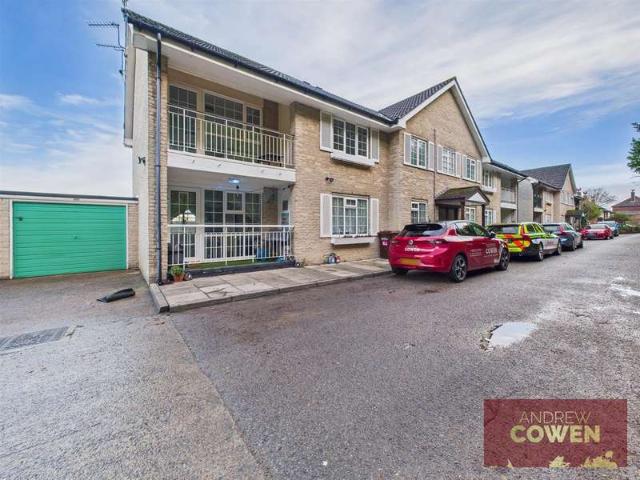 Apartment for sale in South Cliff, Kepwick