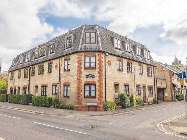 Flat for sale in Windsor, Clewer New Town