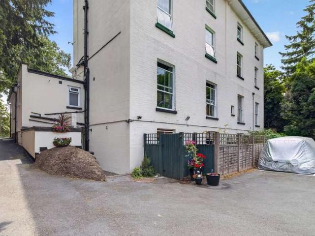 Apartment for sale in Forthampton, Worcestershire