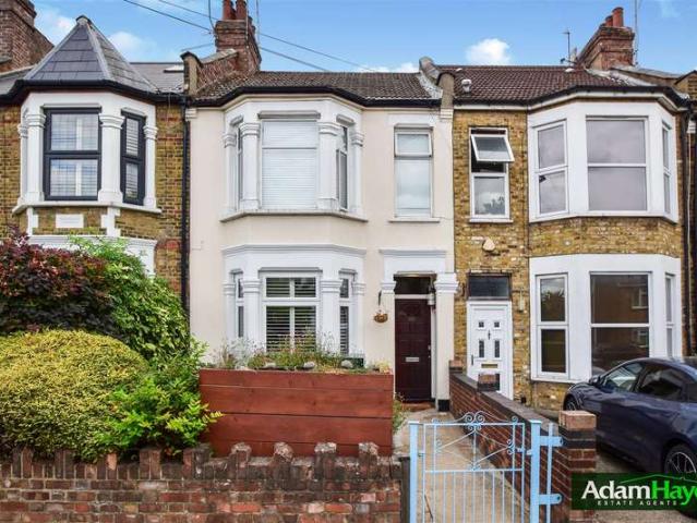 Apartment for sale in Finchley, Greater London