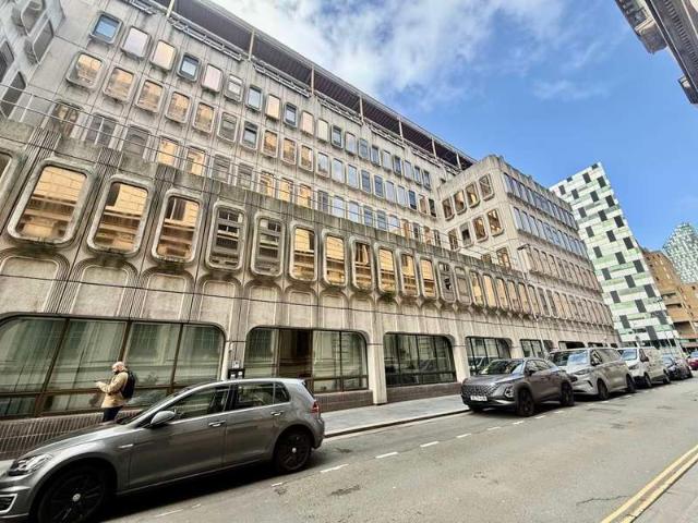 Apartment for sale in Calderstones