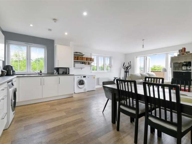 Apartment for sale in Merstham, Merstham