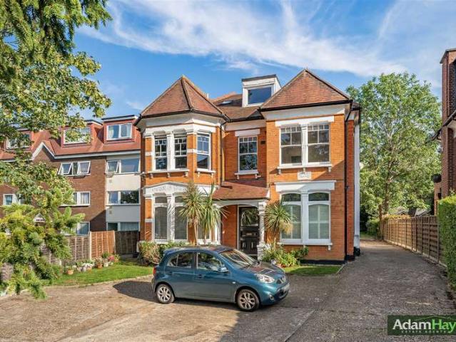 Apartment for sale in Friern Barnet, Greater London
