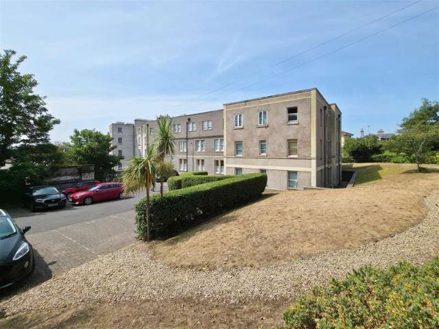 Apartment for sale in Weston-super-mare, North Somerset