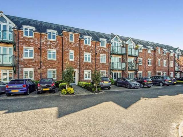 Apartment for sale in Chichester, Littlecote