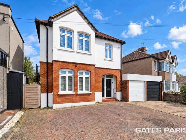 Apartment for sale in London Borough of Havering, Greater London