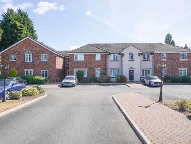 Apartment for sale in Warrington