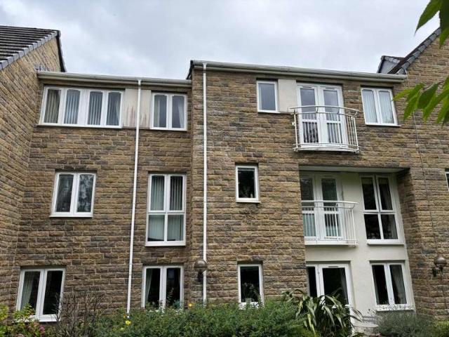Apartment for sale in Lindley, West Yorkshire