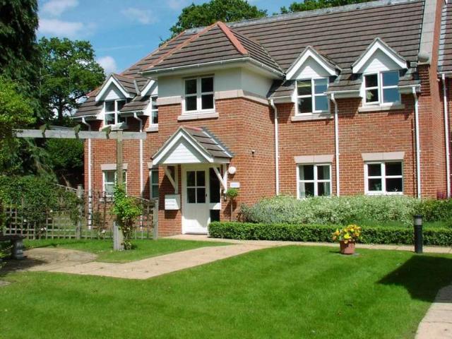 Apartment for sale in Hook, Test Valley
