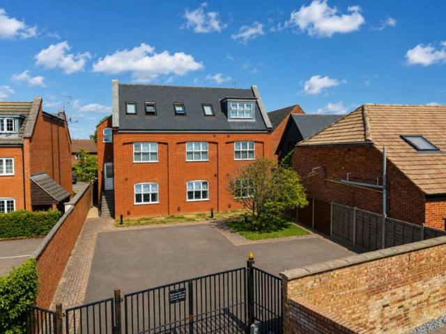 Apartment for sale in Jubilee Industrial Centre, King's Walden