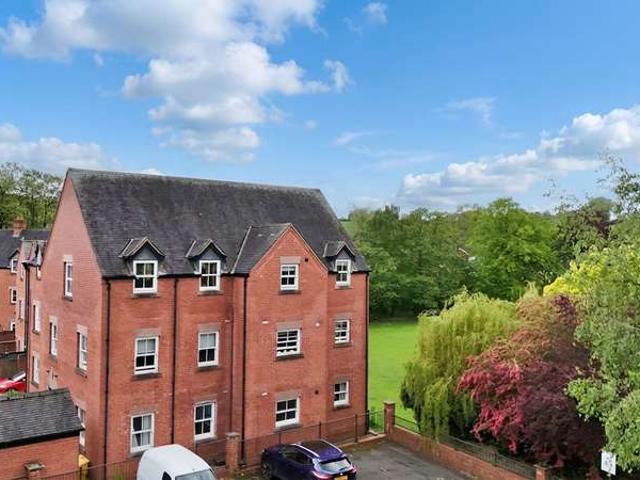 Apartment for sale in Kingsley Moor, Staffordshire