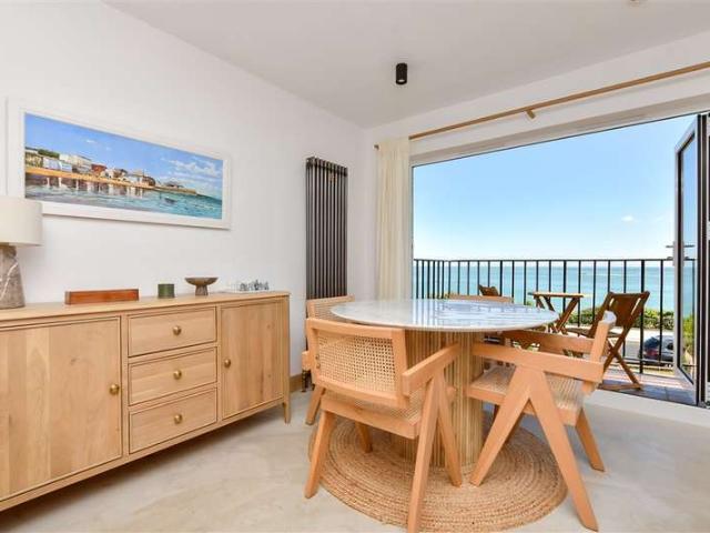 Apartment for sale in Upton, Acol