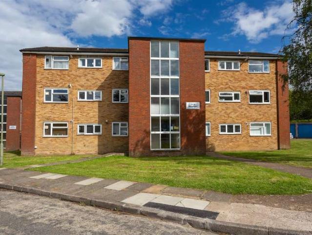 Apartment for sale in Woodmansterne, Red Hill