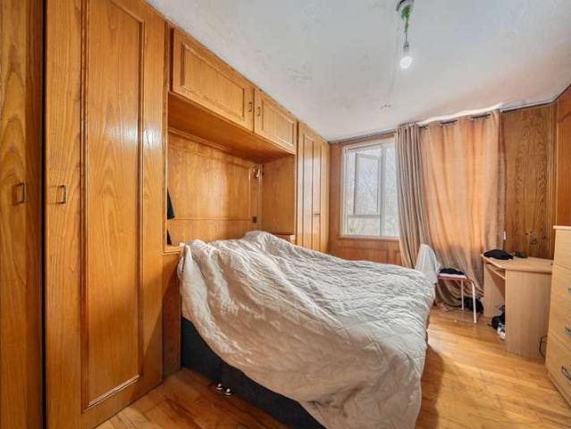 Apartment for sale in Bermondsey, Greater London