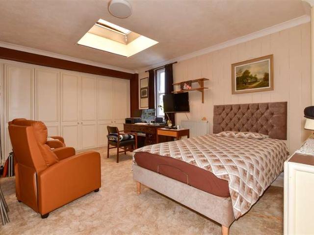 Apartment for sale in Barton Estate, Canterbury
