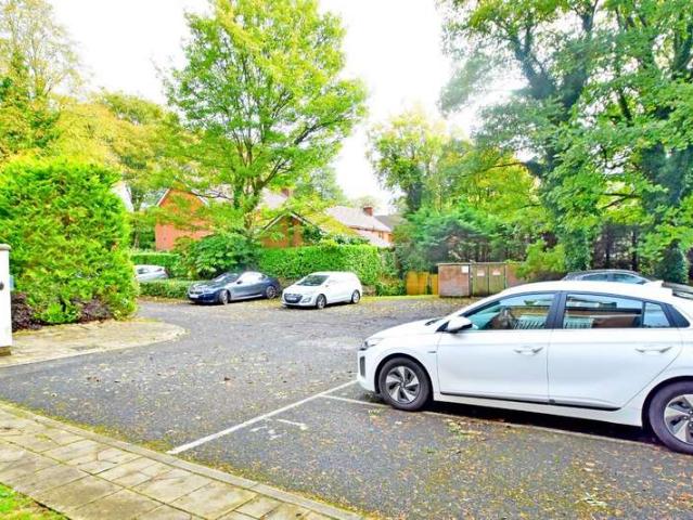 Apartment for sale in Burnedge, Greater Manchester
