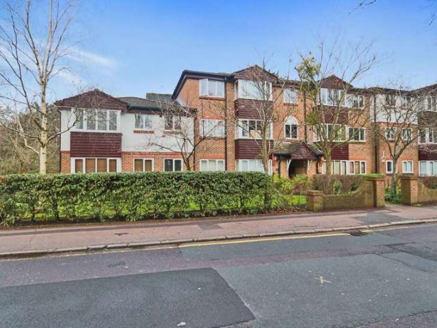 Apartment for sale in London Borough of Croydon, Purley