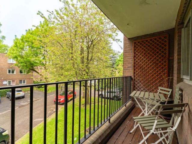 Apartment for sale in London Borough of Ealing, Park Royal
