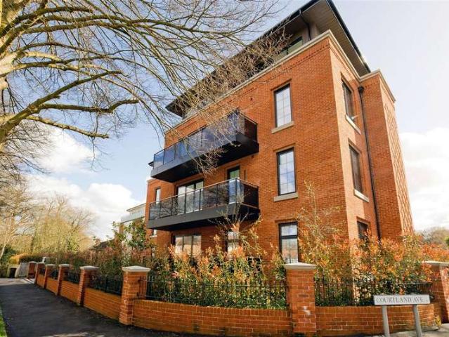 Apartment for sale in Chingford, Greater London