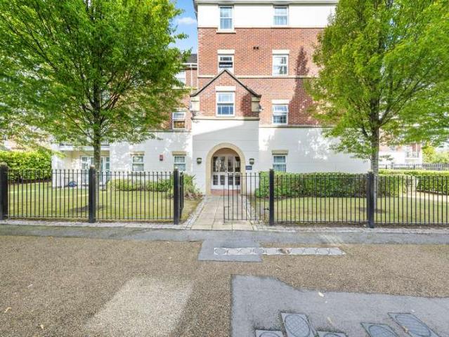 Apartment for sale in Chapelford, Warrington