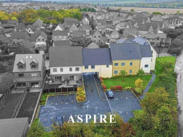 Apartment for sale in Noak Hill, Essex