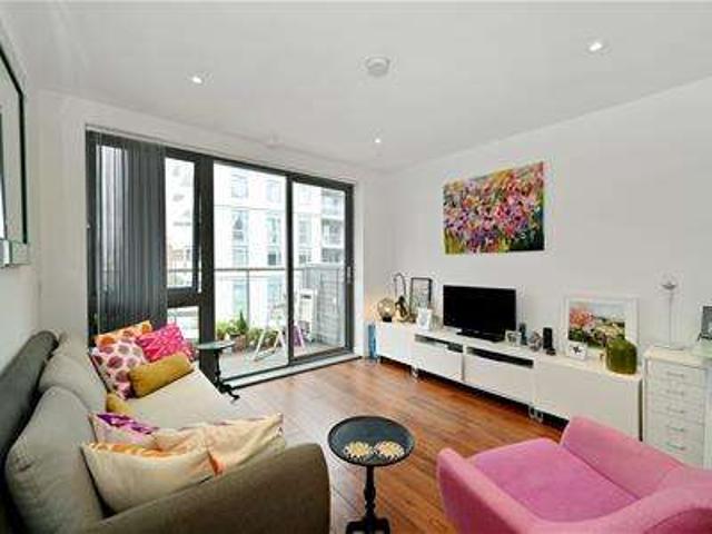 Apartment for sale in Poplar Grove, Greater London