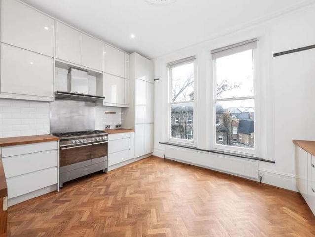 Apartment for sale in Greater London