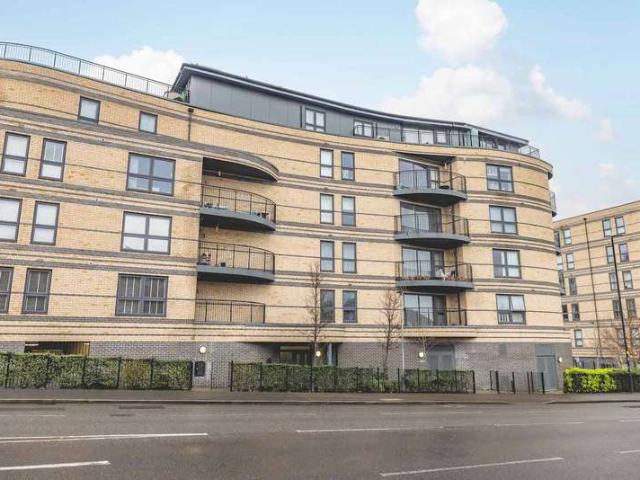 Apartment for sale in Slough