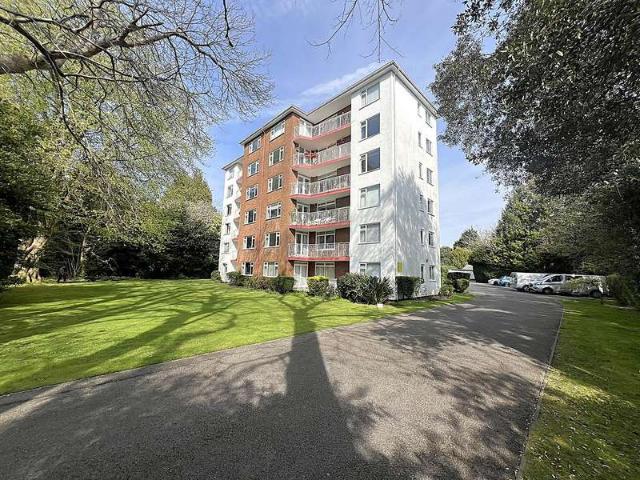 Apartment for sale in Branksome Park, Poole