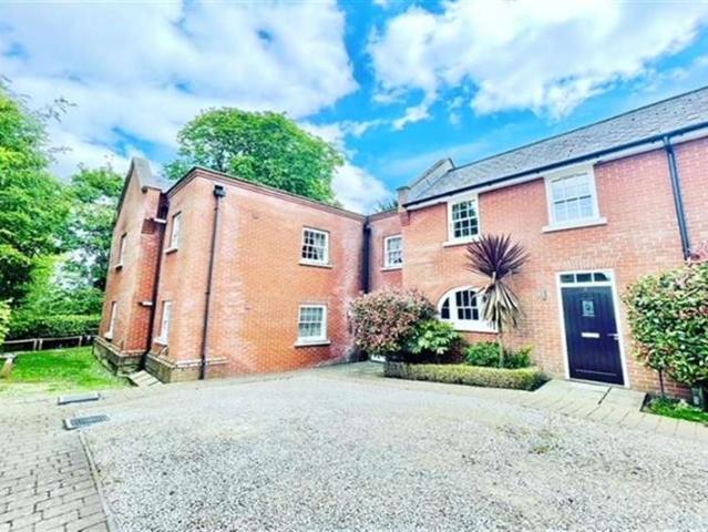 Apartment for sale in Chipping Hill, Essex