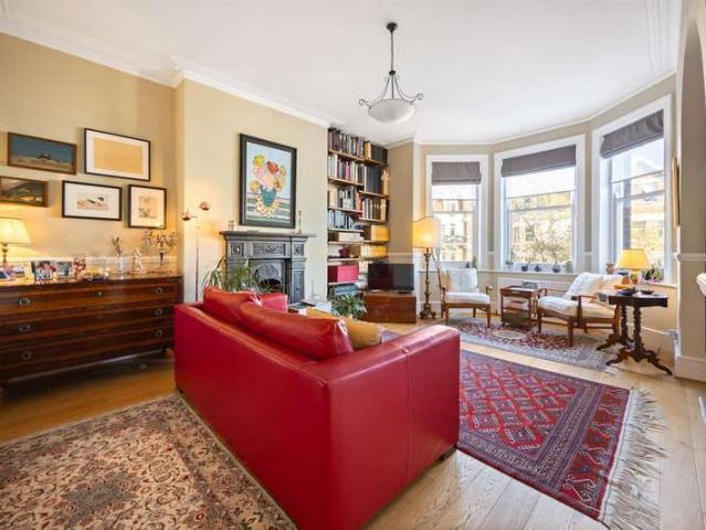 Apartment for sale in West Hampstead, Greater London