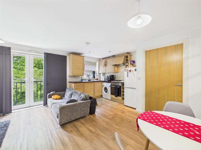 Apartment for sale in Elmfield, Leicestershire